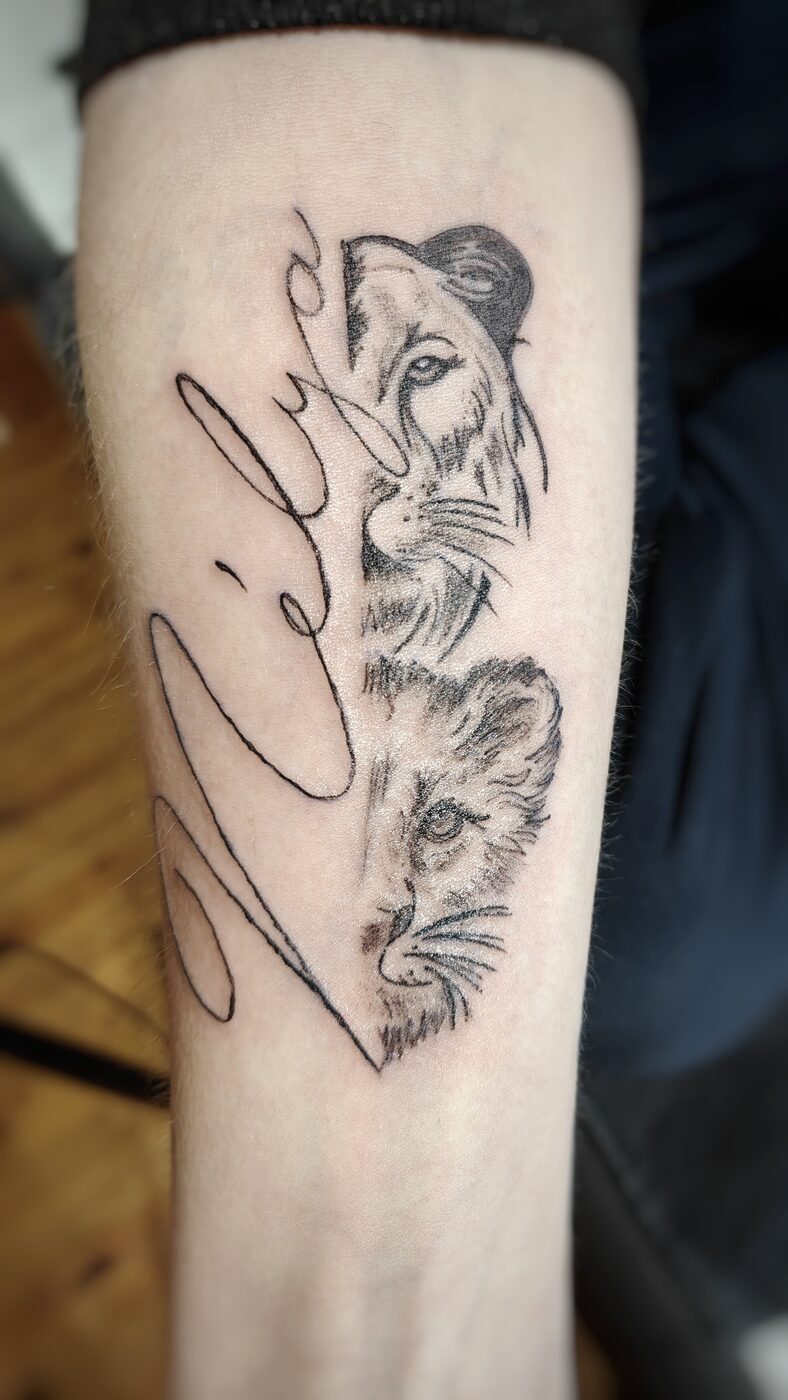 Lettrage Melya et portrait de lion